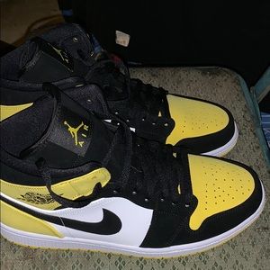 Nike Air Force 1’s (Yellow/White/Black) Color-way